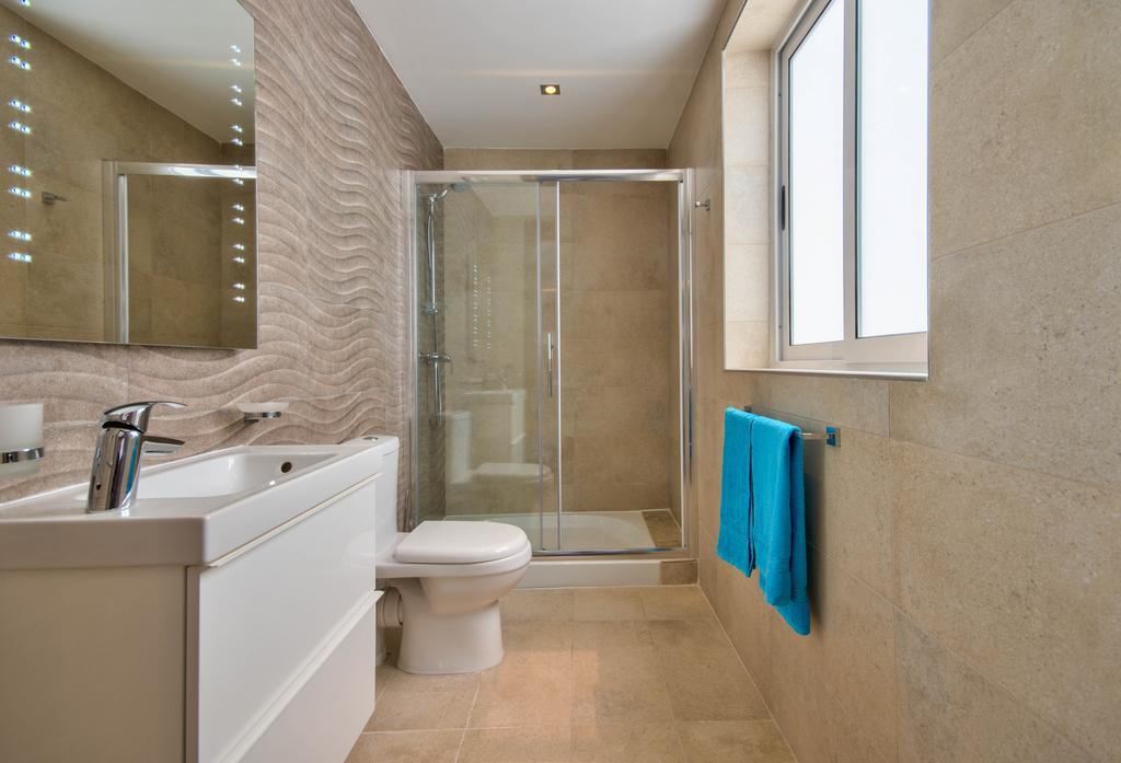 Villa Gaia - Sunset Views, Indoor Heated Pool, Sauna And Games Room Mellieħa Exterior foto